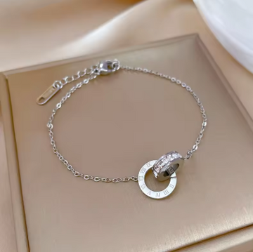Luxury Gold Plated Stainless Steel Dazzling Zircon Bracelet for Women Girls Roman Number Design Fashion Charm Party Jewelry Gift