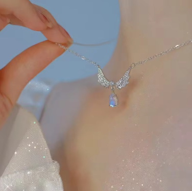 Light Luxury Angel Wing Pendant Necklace, Women's Fashion Exquisite Necklace Wedding Jewelry