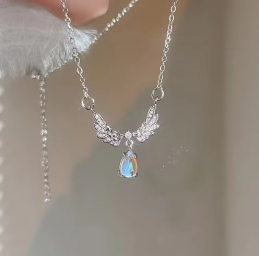 Light Luxury Angel Wing Pendant Necklace, Women's Fashion Exquisite Necklace Wedding Jewelry