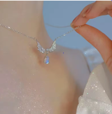 Light Luxury Angel Wing Pendant Necklace, Women's Fashion Exquisite Necklace Wedding Jewelry