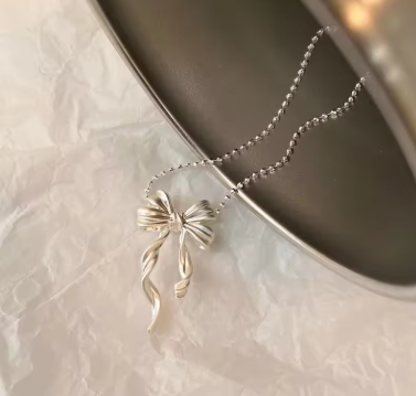 New Silver Color Elegant Bow Pendant Necklace Beads Clavicle Chain Luxury Fine Jewelry for Wedding Party Women Gifts